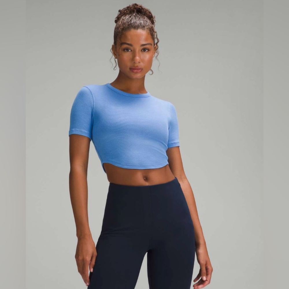 NWOT Lululemon 6 Hold Tight Cropped T-Shirt Blue Nile
